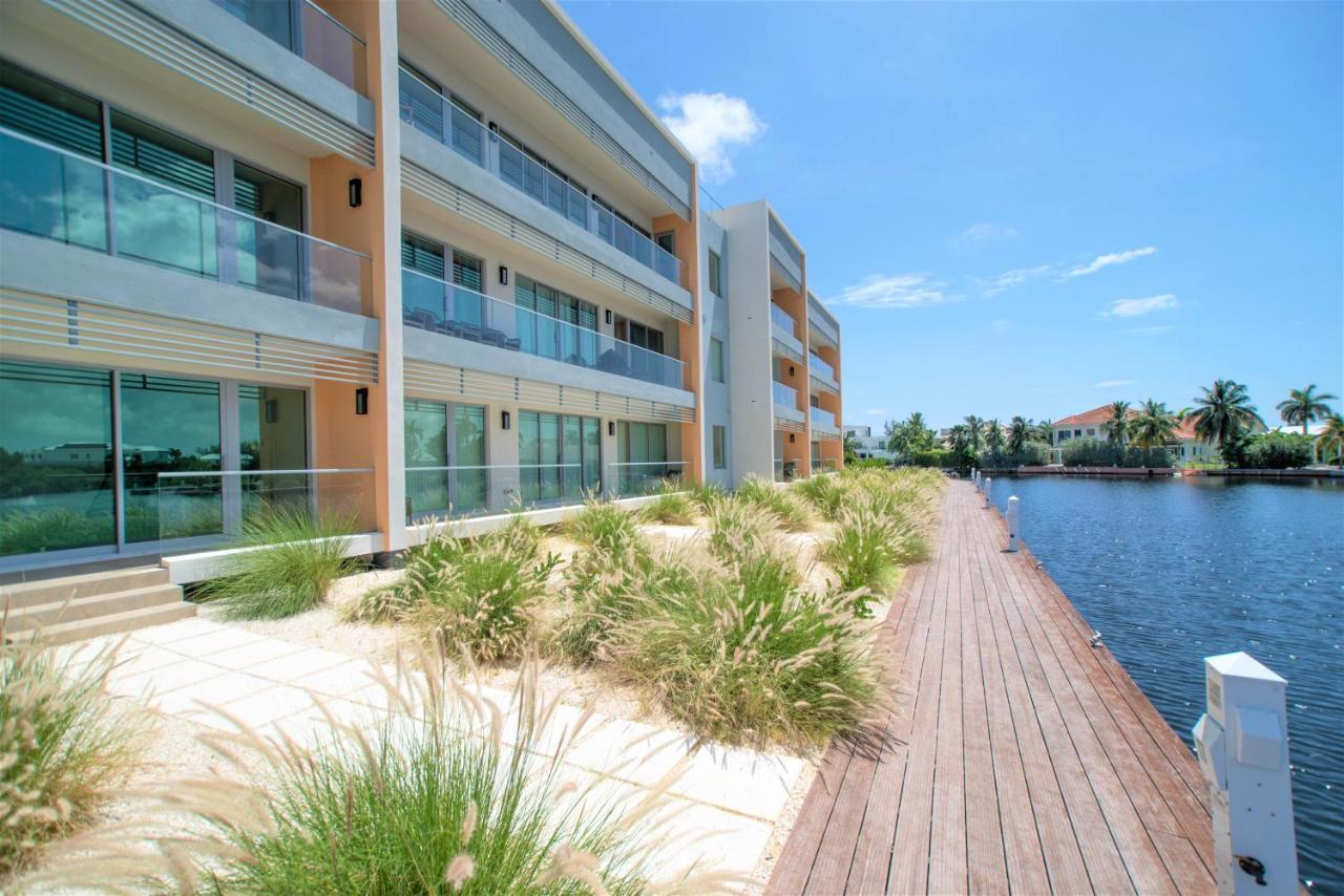 Cayman Luxury Rentals At One Canal Point George Town Eksteriør billede
